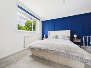 Bedroom - click for photo gallery